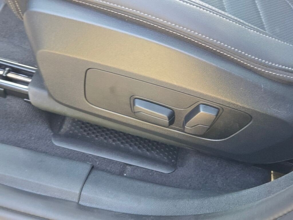 2025 BMW X1 - Image 11