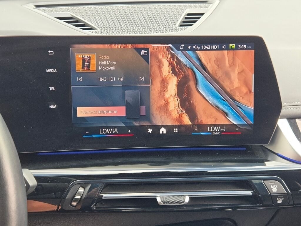 2025 BMW X1 - Image 18