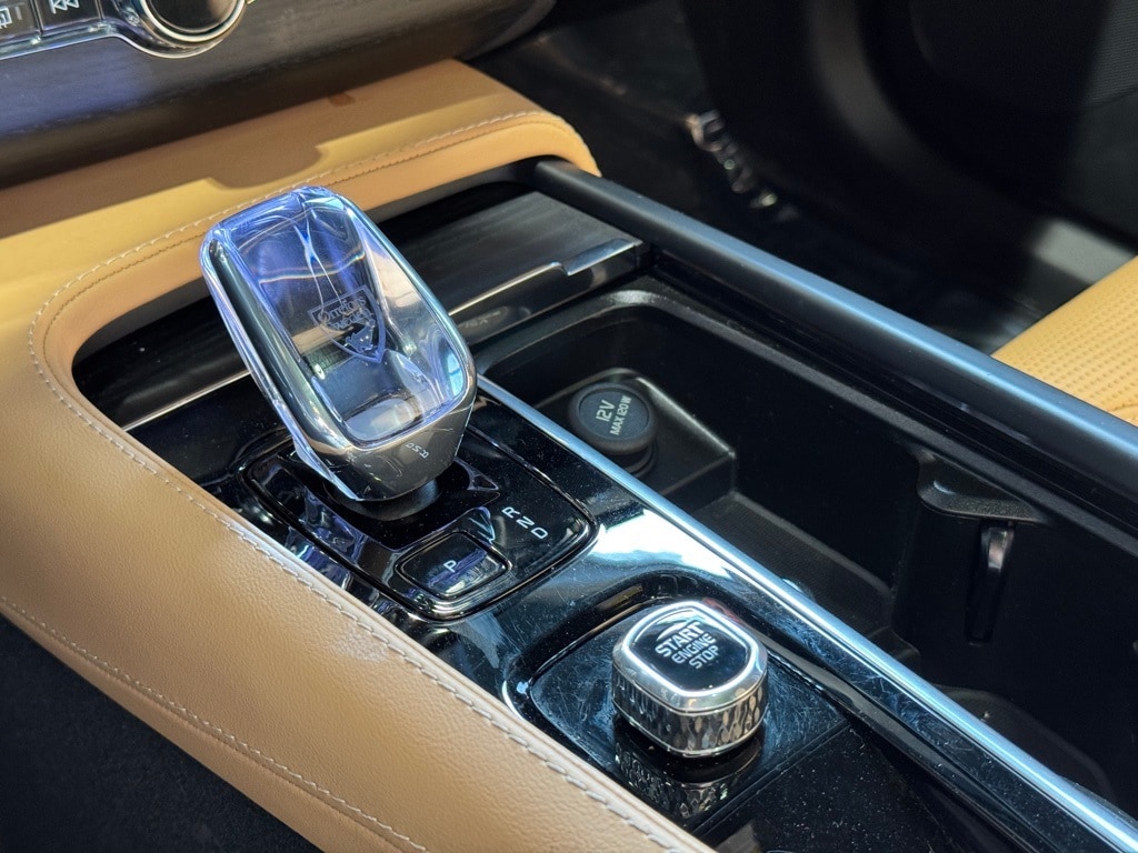 2025 VOLVO XC90 - Image 14