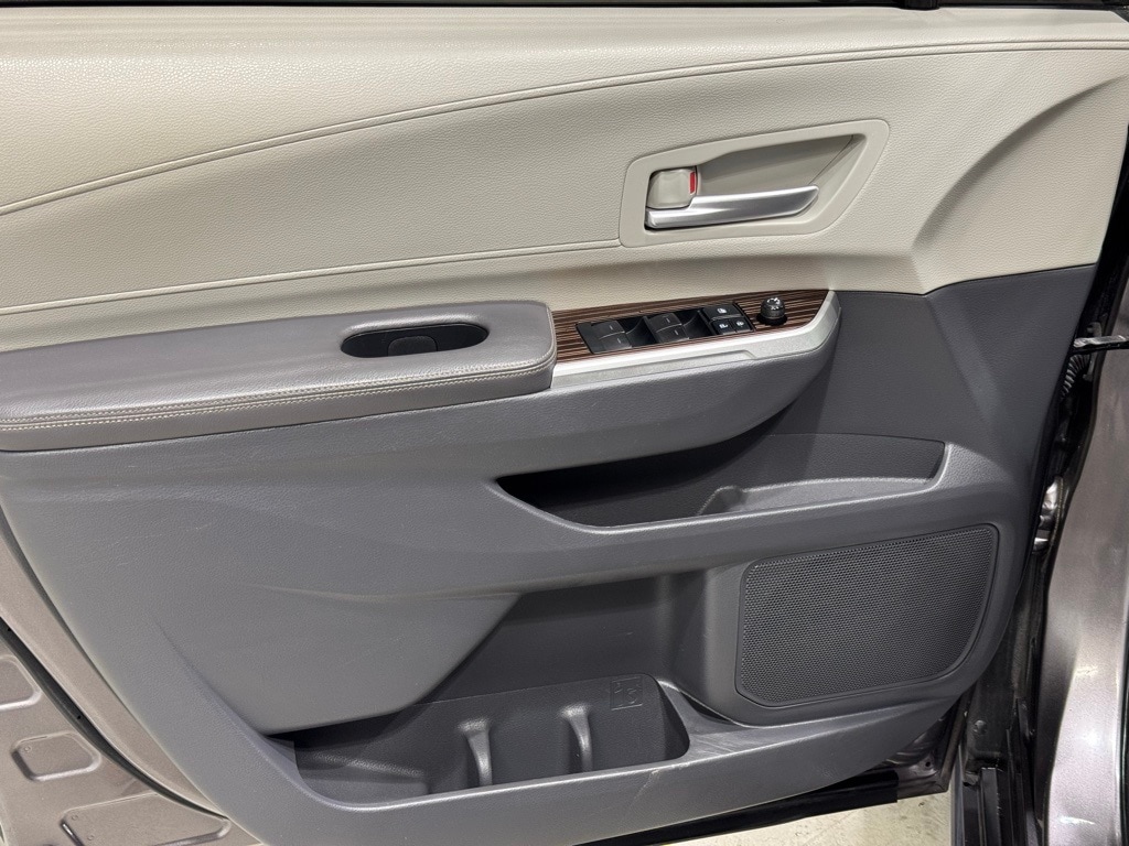 2021 TOYOTA SIENNA - Image 18