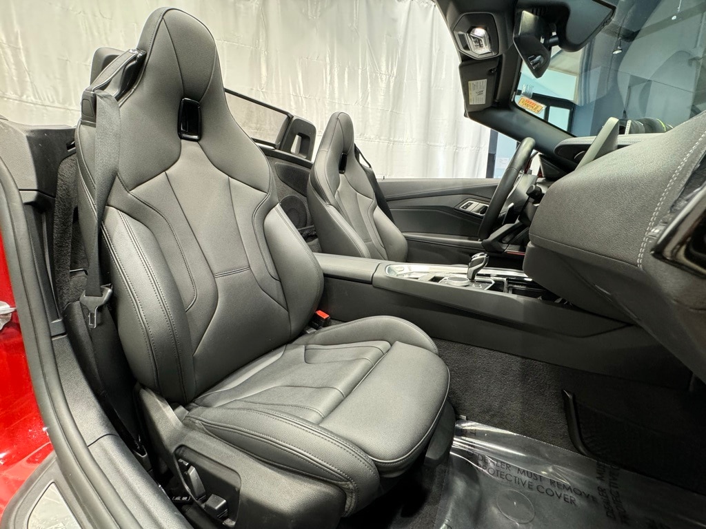 2025 BMW Z4 - Image 25