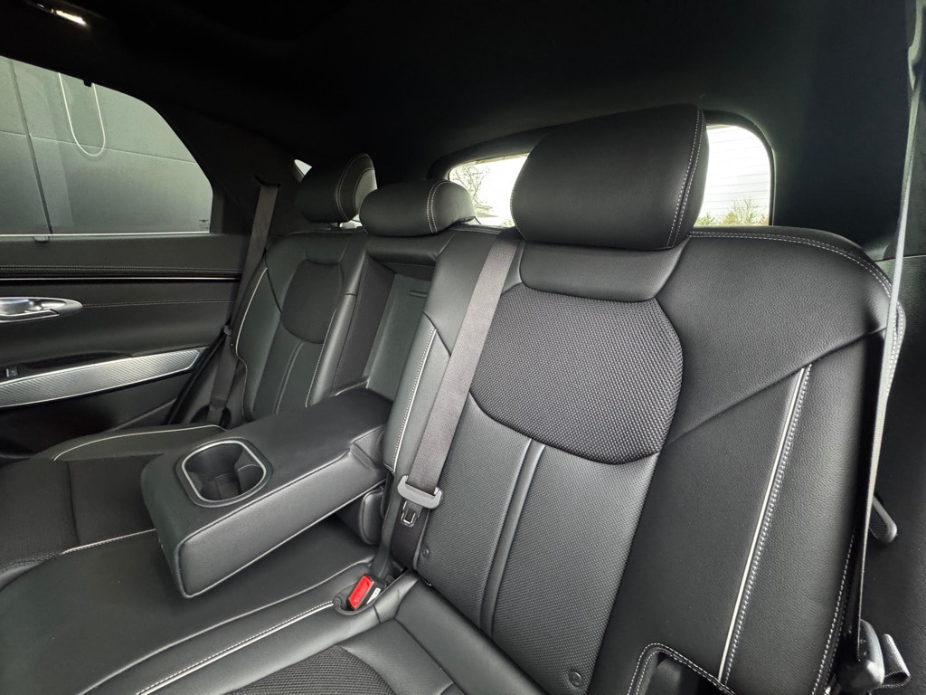 2024 GENESIS GV70 - Image 25