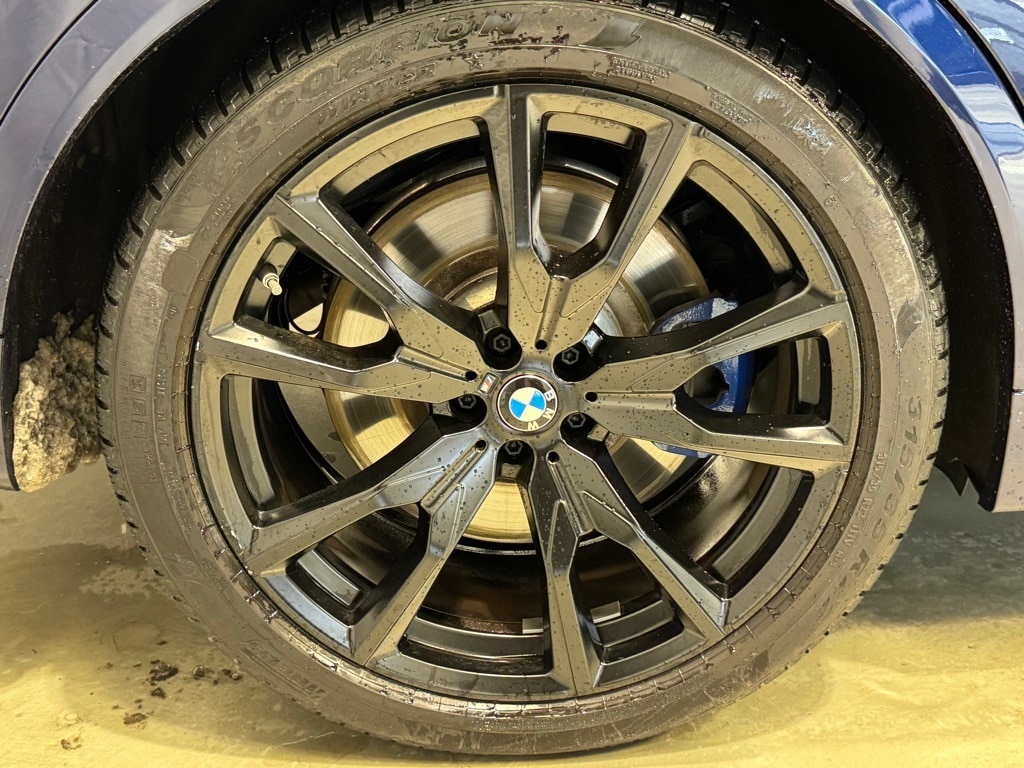 2024 BMW X7 - Image 9