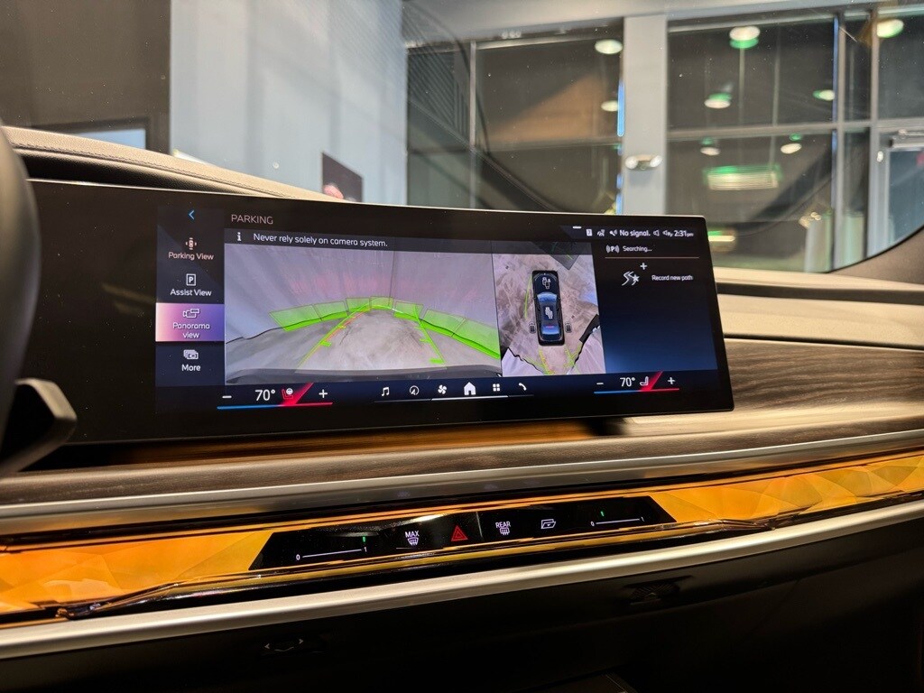 2023 BMW 740I - Image 7