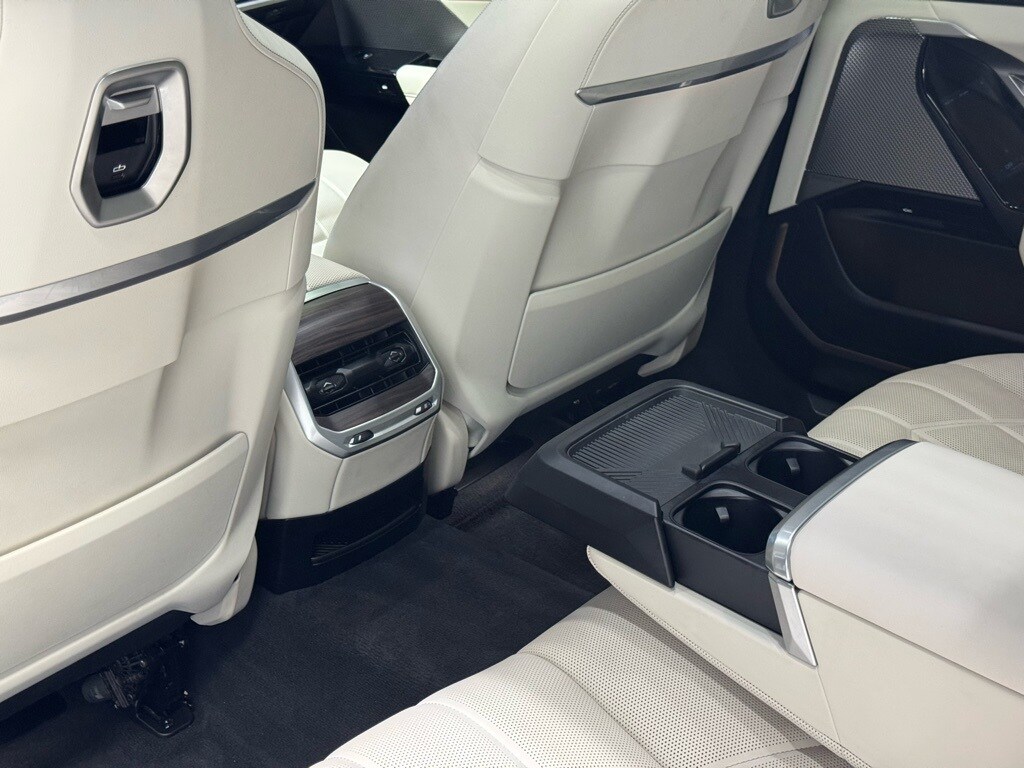 2023 BMW 740I - Image 17