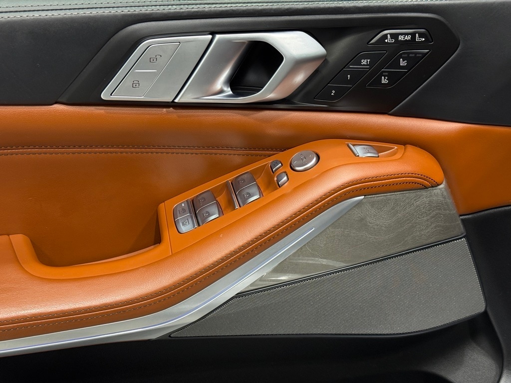 2022 BMW X7 - Image 18