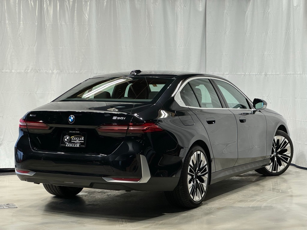 2025 BMW 530I - Image 6