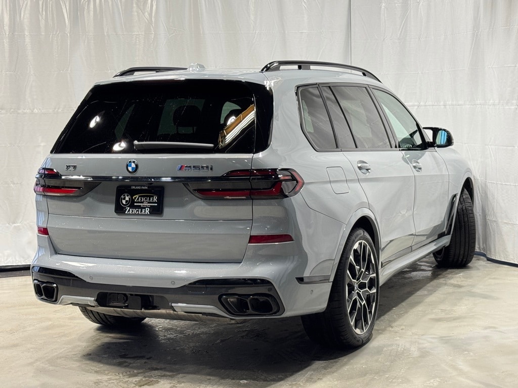 2025 BMW X7 - Image 6