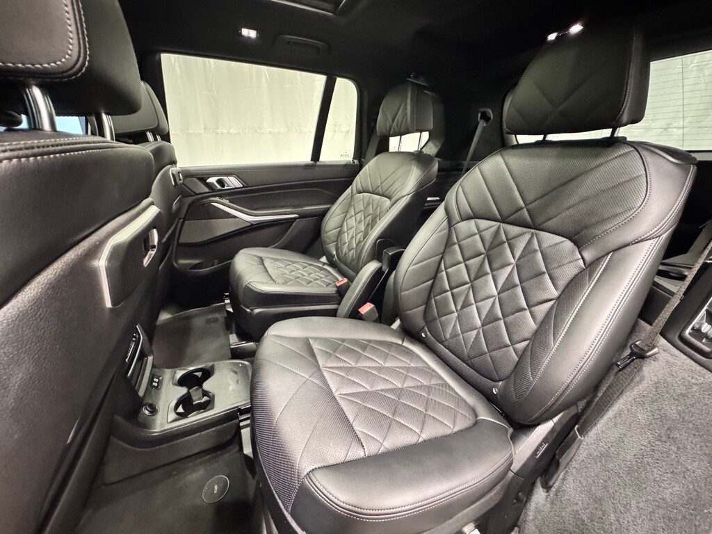 2024 BMW X7 - Image 23