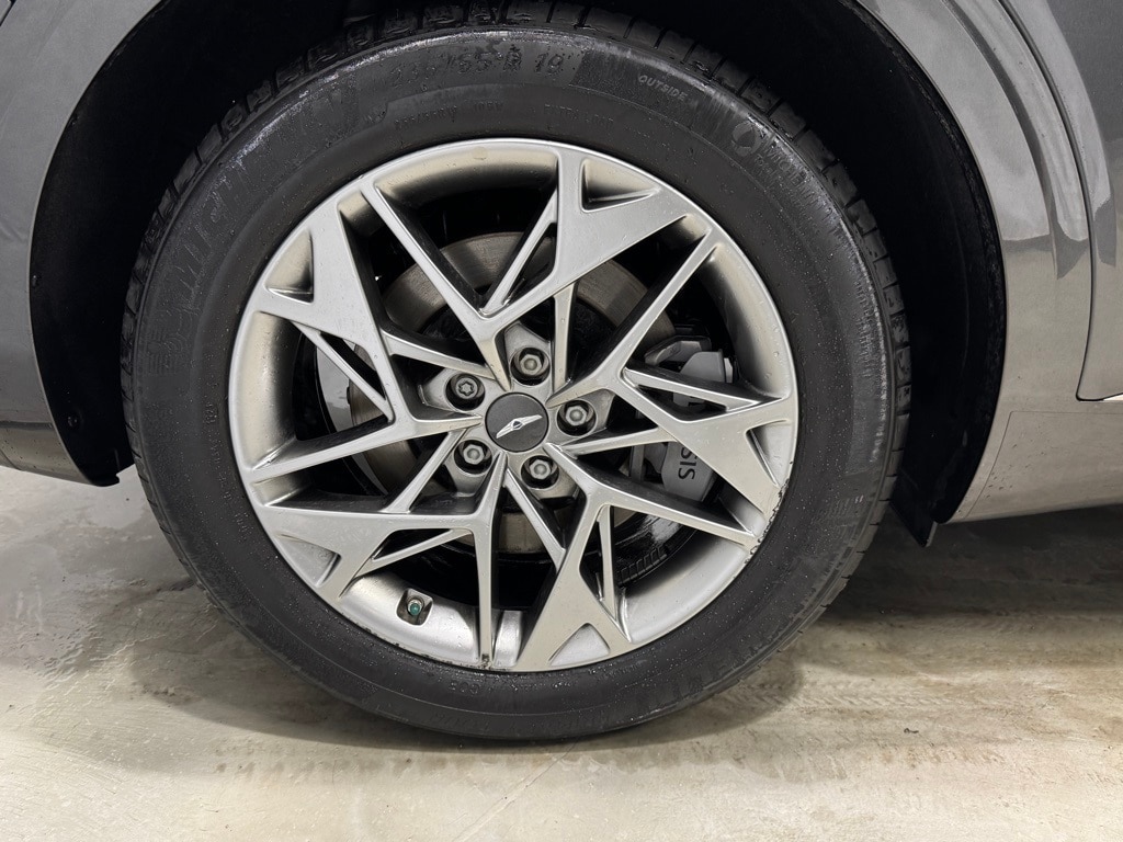 2024 GENESIS GV70 - Image 9