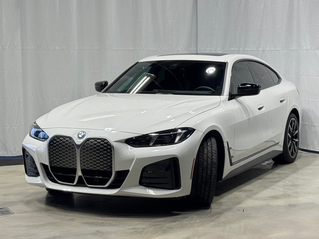 2025 BMW I4 - Image 3