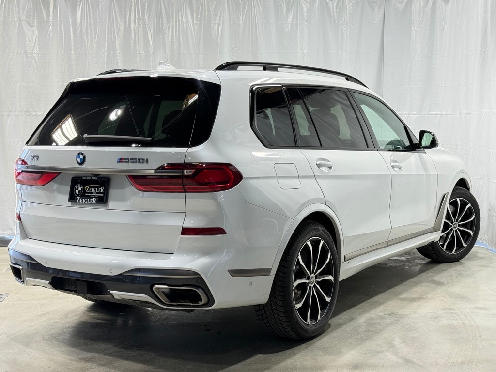 2022 BMW X7 - Image 4