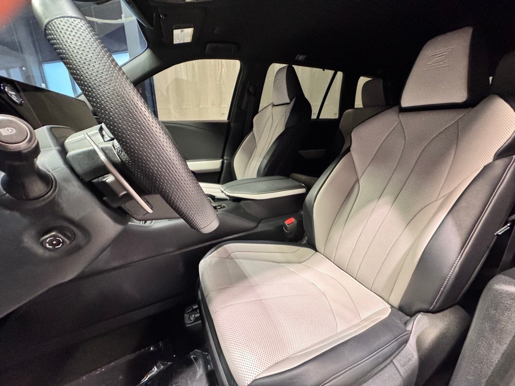 2024 LEXUS TX - Image 19