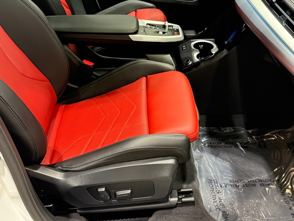 2025 BMW X1 - Image 26