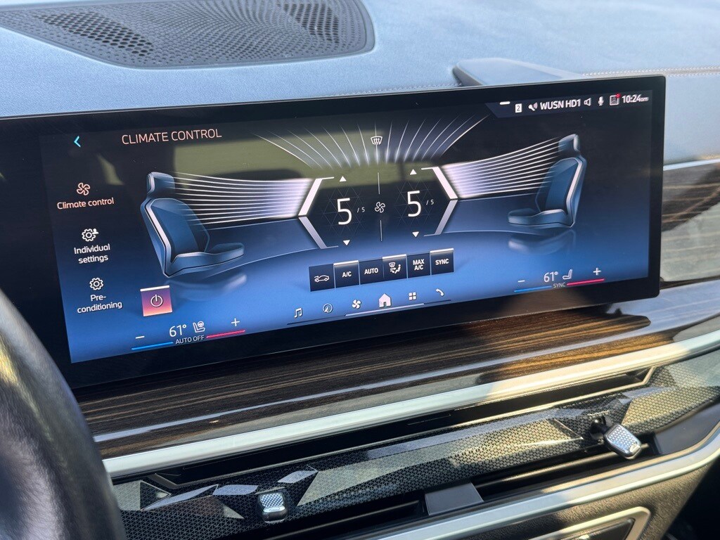 2024 BMW X7 - Image 13