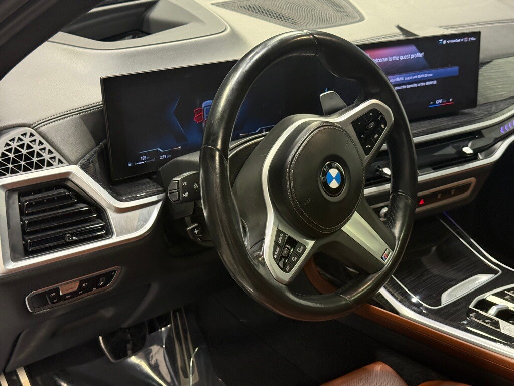 2023 BMW X7 - Image 17