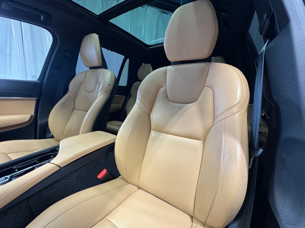 2025 VOLVO XC90 - Image 21