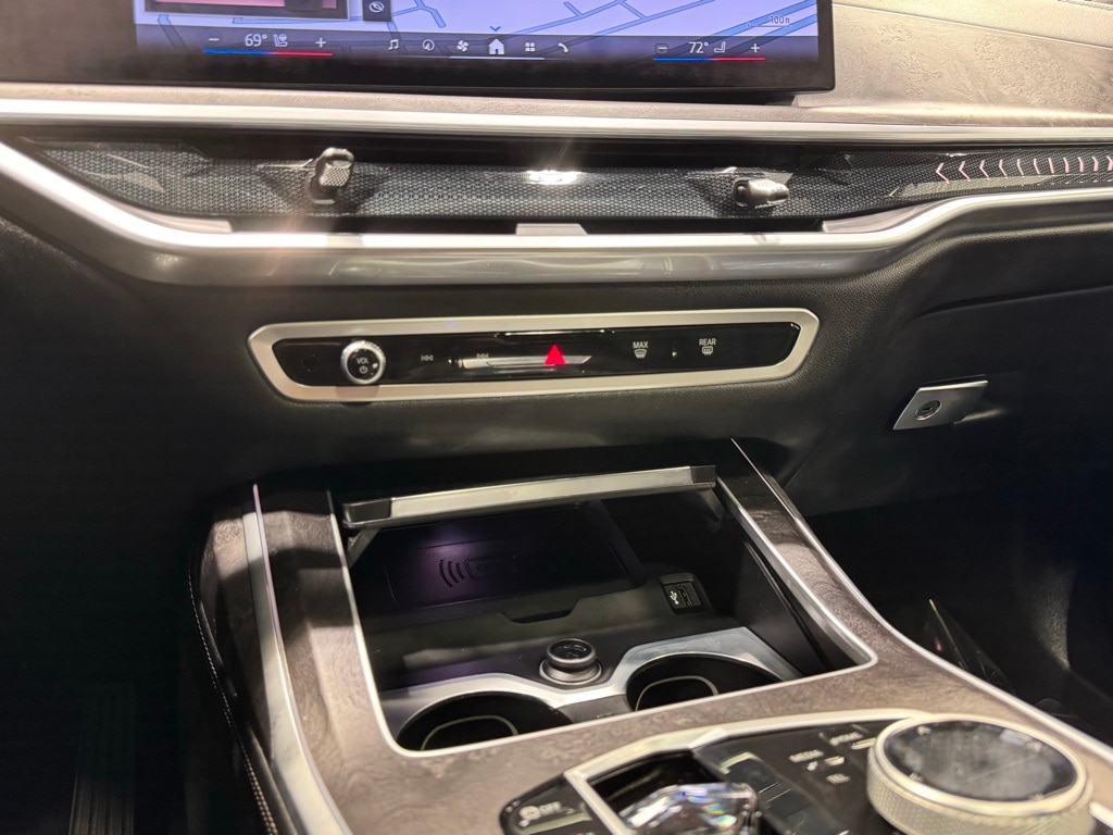 2024 BMW X7 - Image 9