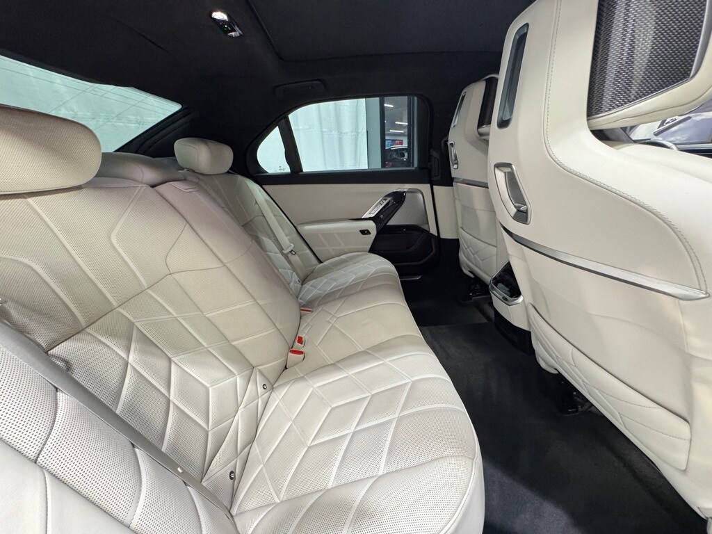2023 BMW 760I - Image 27