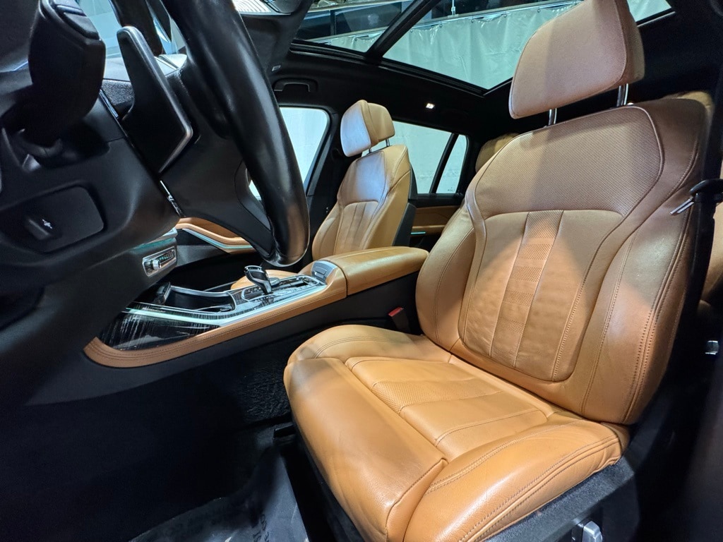 2022 BMW X7 - Image 19