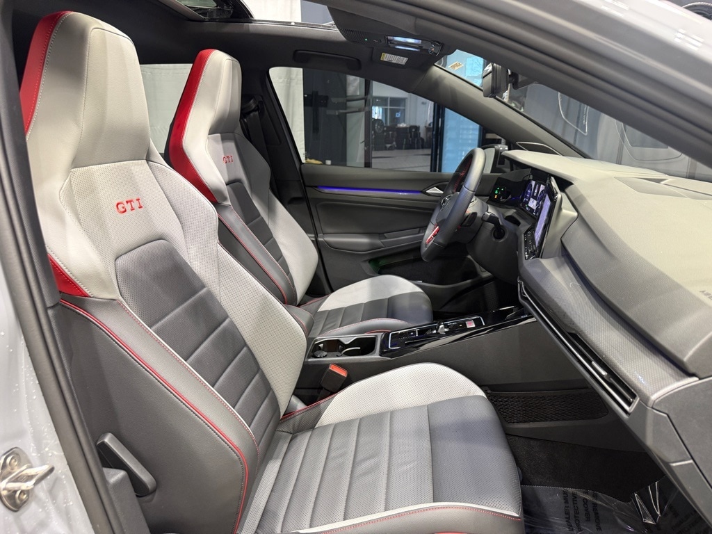 2024 VOLKSWAGEN GOLF GTI - Image 29