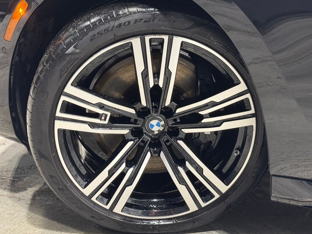 2023 BMW 760I - Image 7