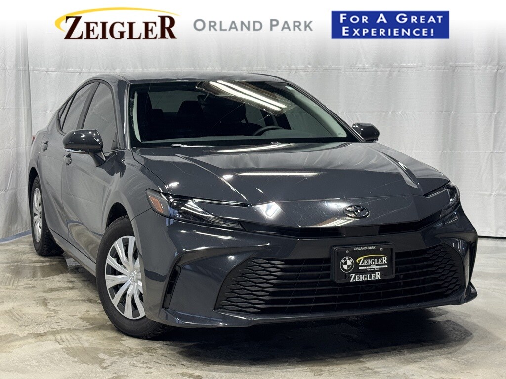 2025 TOYOTA CAMRY - Image 1