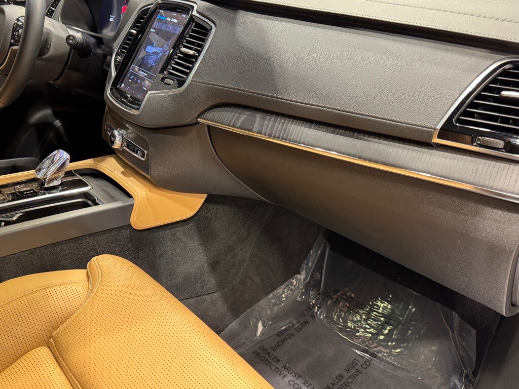 2025 VOLVO XC90 - Image 28