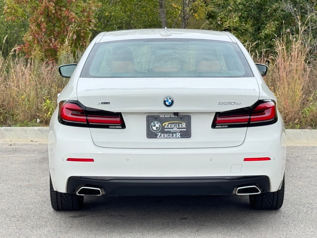 2023 BMW 530E - Image 5