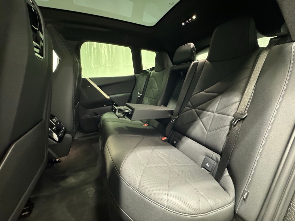 2025 BMW IX - Image 25