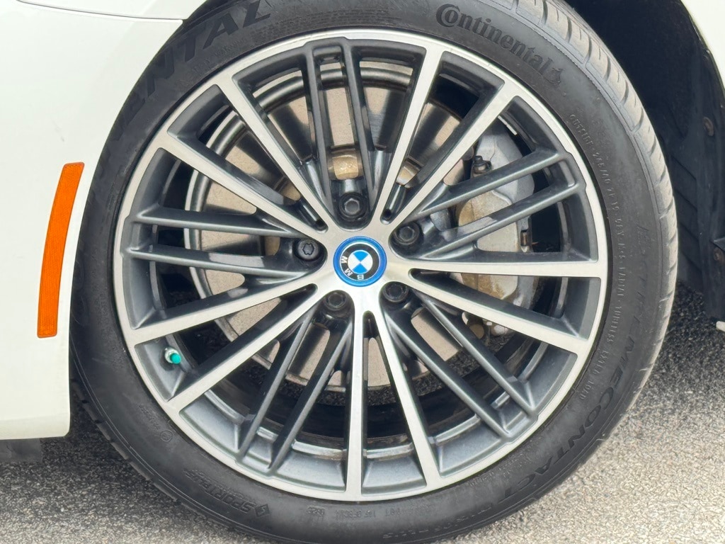 2023 BMW 530E - Image 7