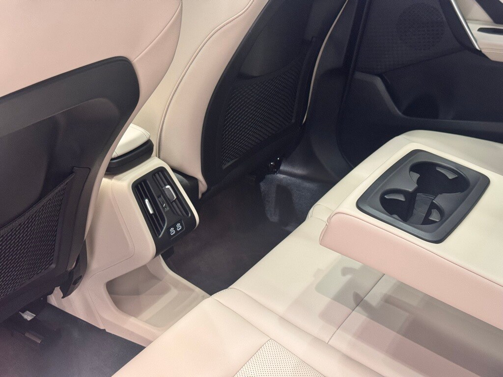 2023 BMW X1 - Image 21