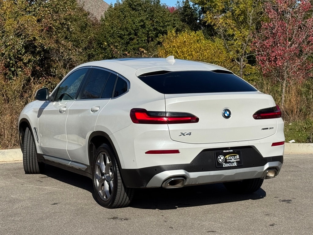 2023 BMW X4 - Image 4