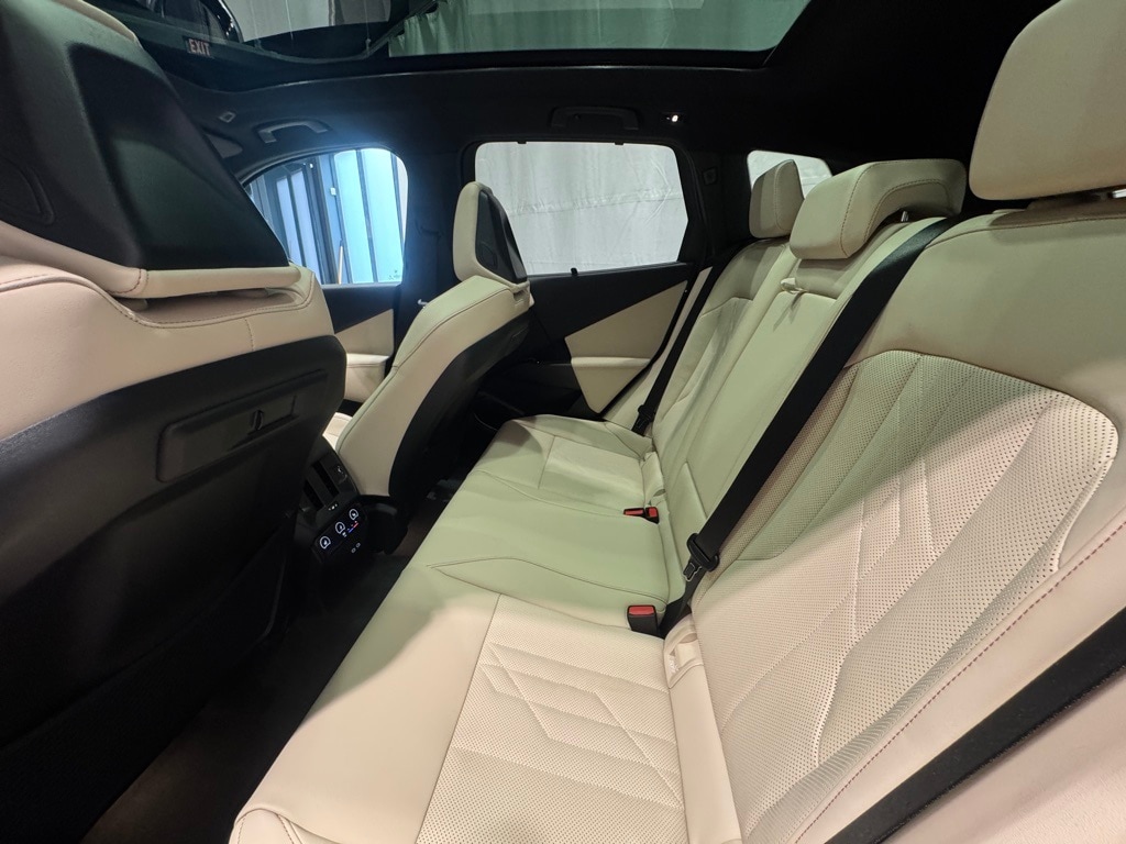 2025 BMW X3 - Image 24