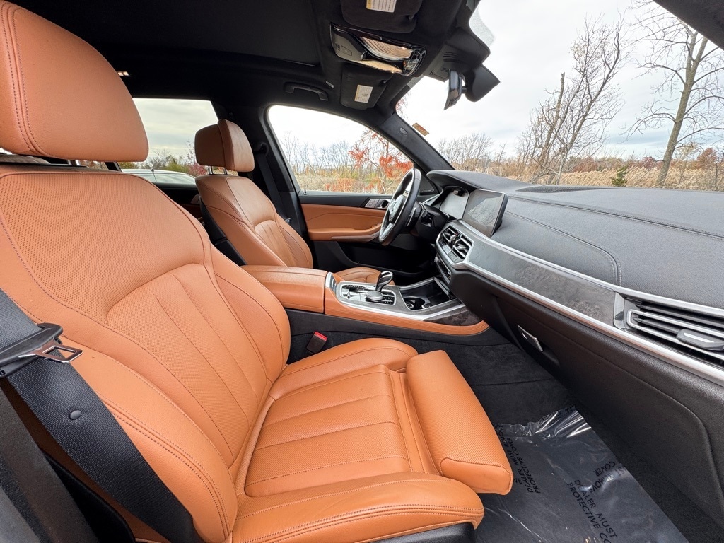 2022 BMW X7 - Image 27