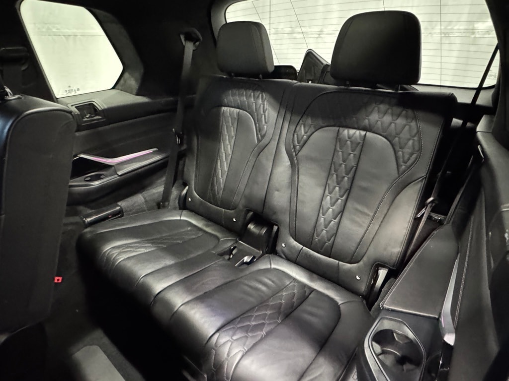 2024 BMW X7 - Image 26