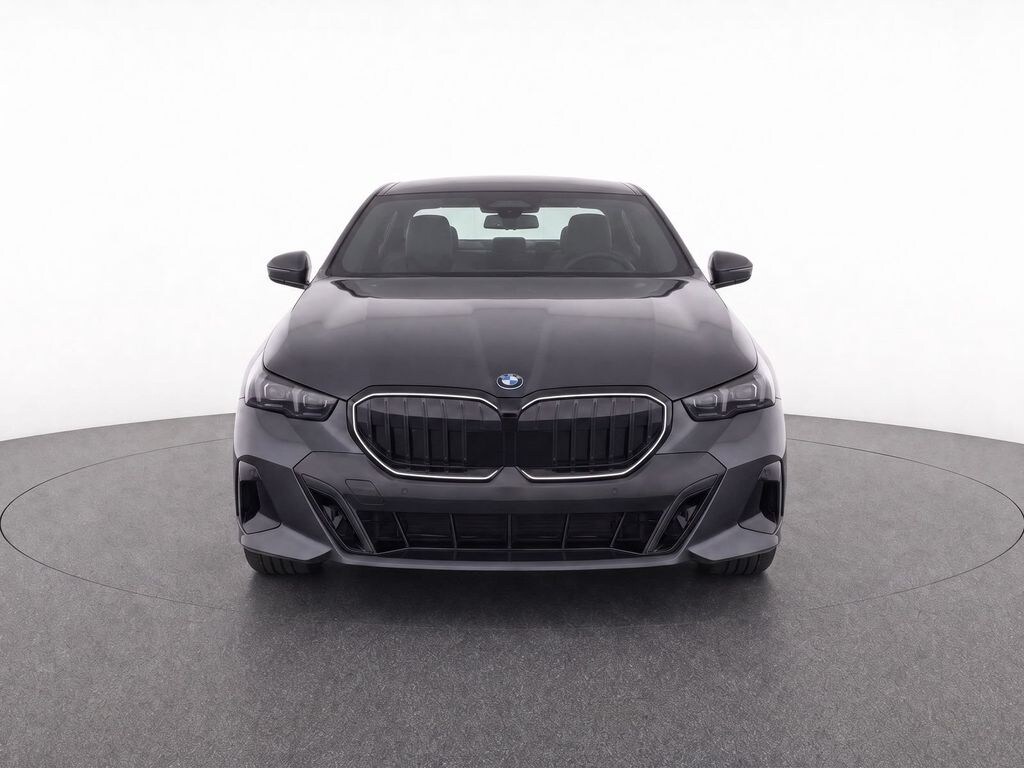 New 2027 BMW 550e xDrive Sedan