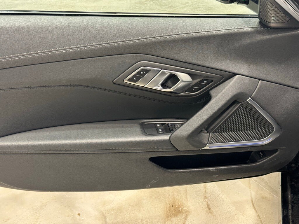 2025 BMW Z4 - Image 18