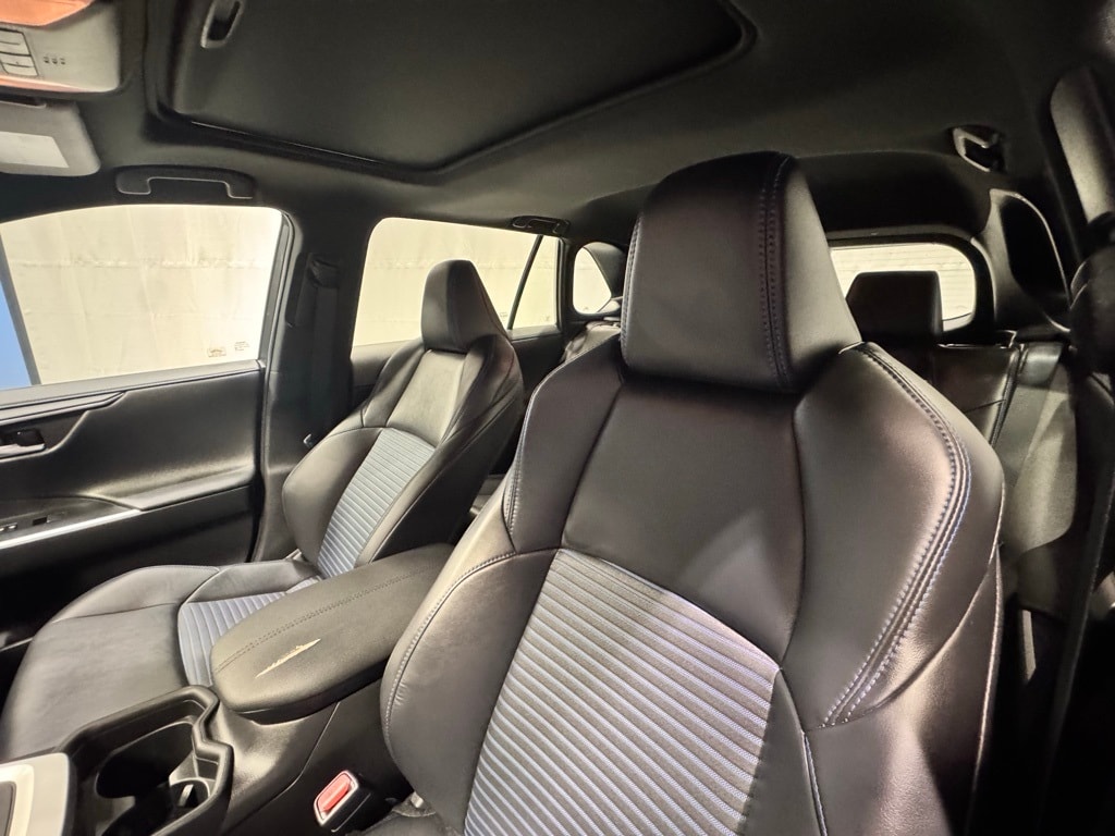 2020 TOYOTA RAV4 - Image 19