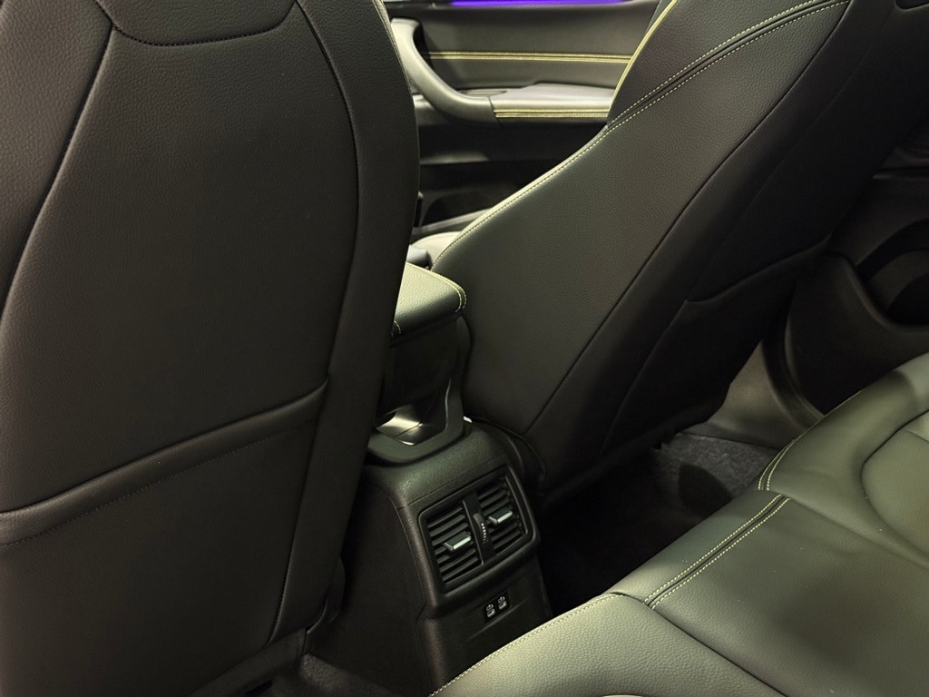 2023 BMW X2 - Image 26