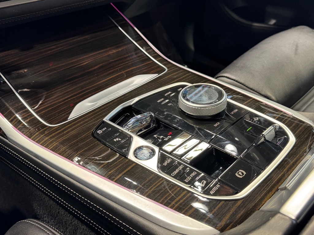 2024 BMW X7 - Image 14