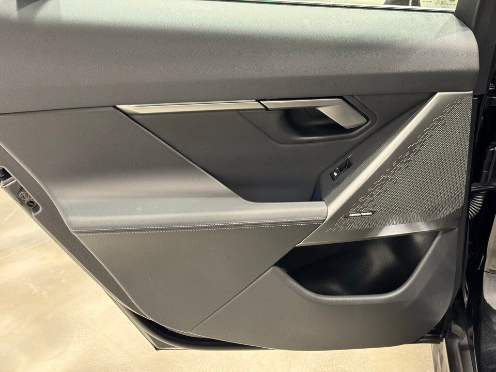 2025 BMW 530I - Image 25