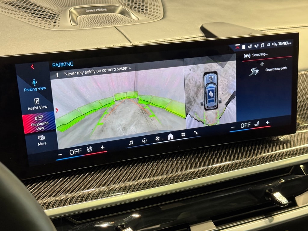 2025 BMW X7 - Image 11