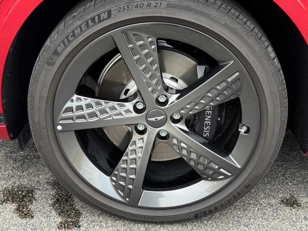 2024 GENESIS GV70 - Image 8