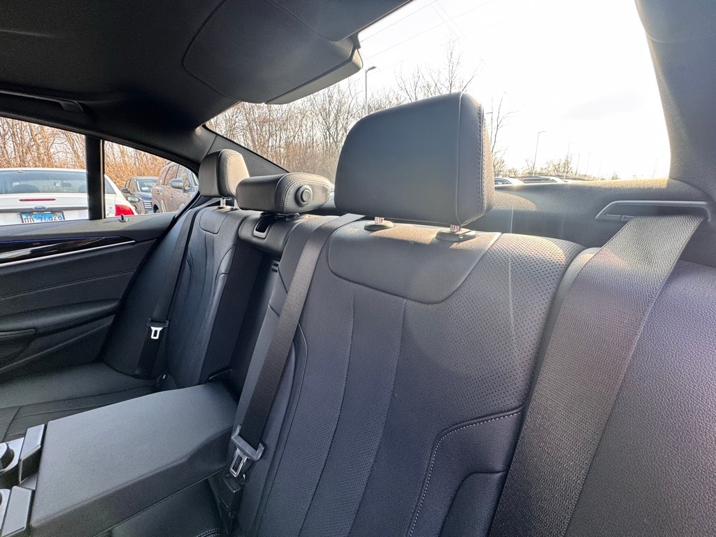 2022 BMW 530I - Image 24