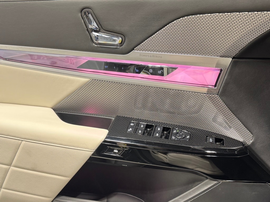 2023 BMW 760I - Image 19