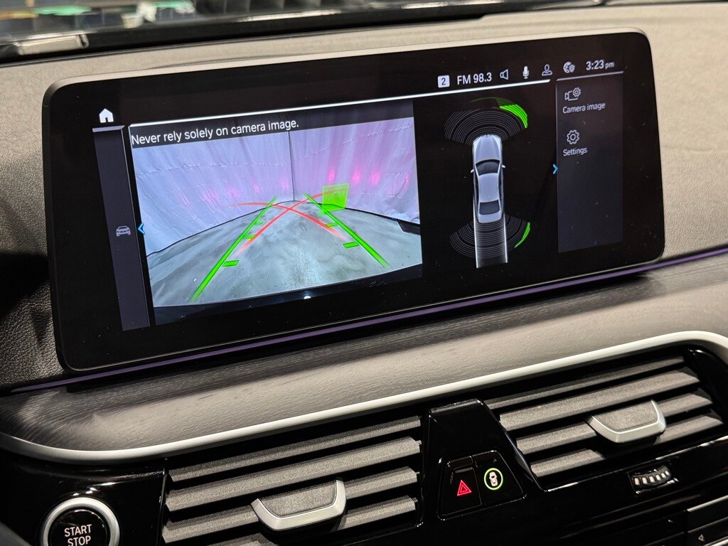 2023 BMW 530E - Image 11