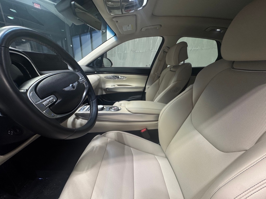 2024 GENESIS GV70 - Image 20