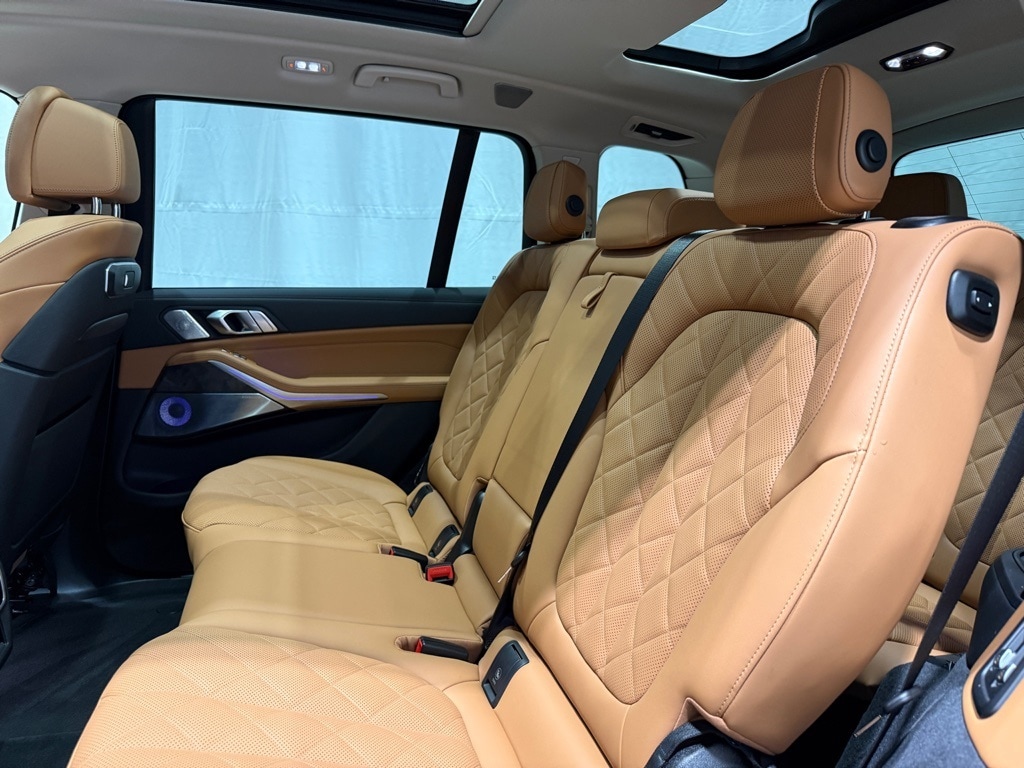 2026 BMW X7 - Image 23