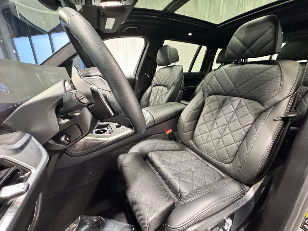 2024 BMW X7 - Image 19